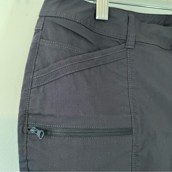 EUC Mountain Hardwear women’s black hiking pants, size 8 - Picture 4 of 9